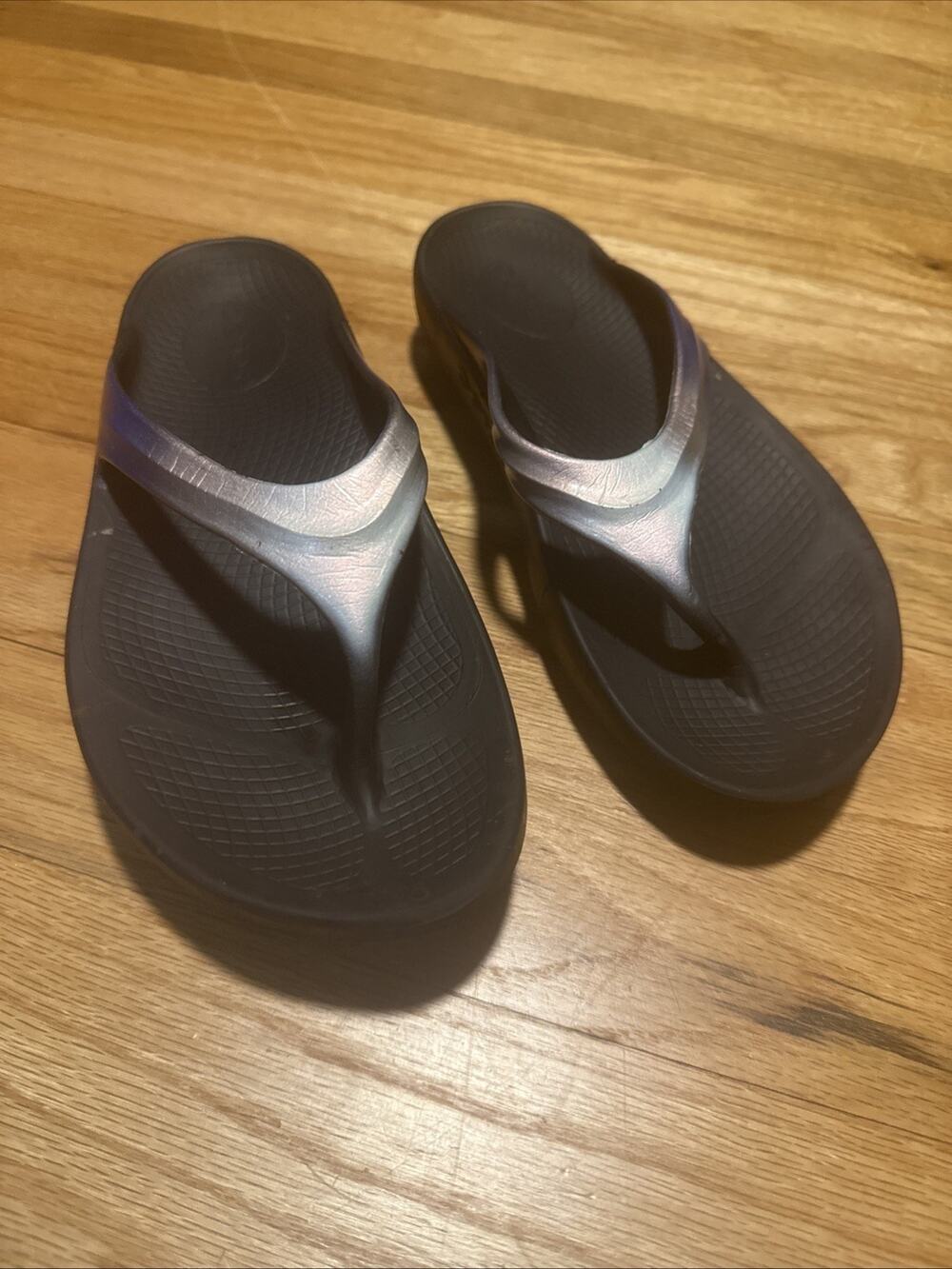 Oofos Women's Original Sandal Color Black W/ Purple/White strap Size 8 (EU 39)